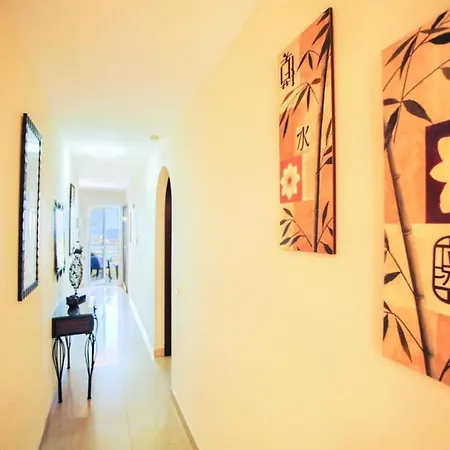 Captivating 1-bed In Adeje